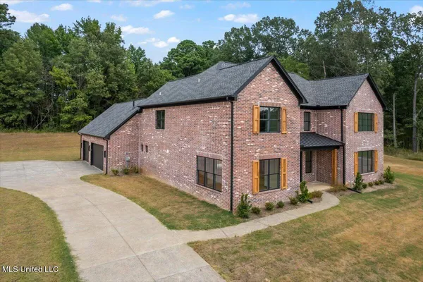 $709,900 | 1474 Tributary Drive, Hernando, MS 38632