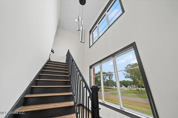 $709,900 | 1474 Tributary Drive, Hernando, MS 38632