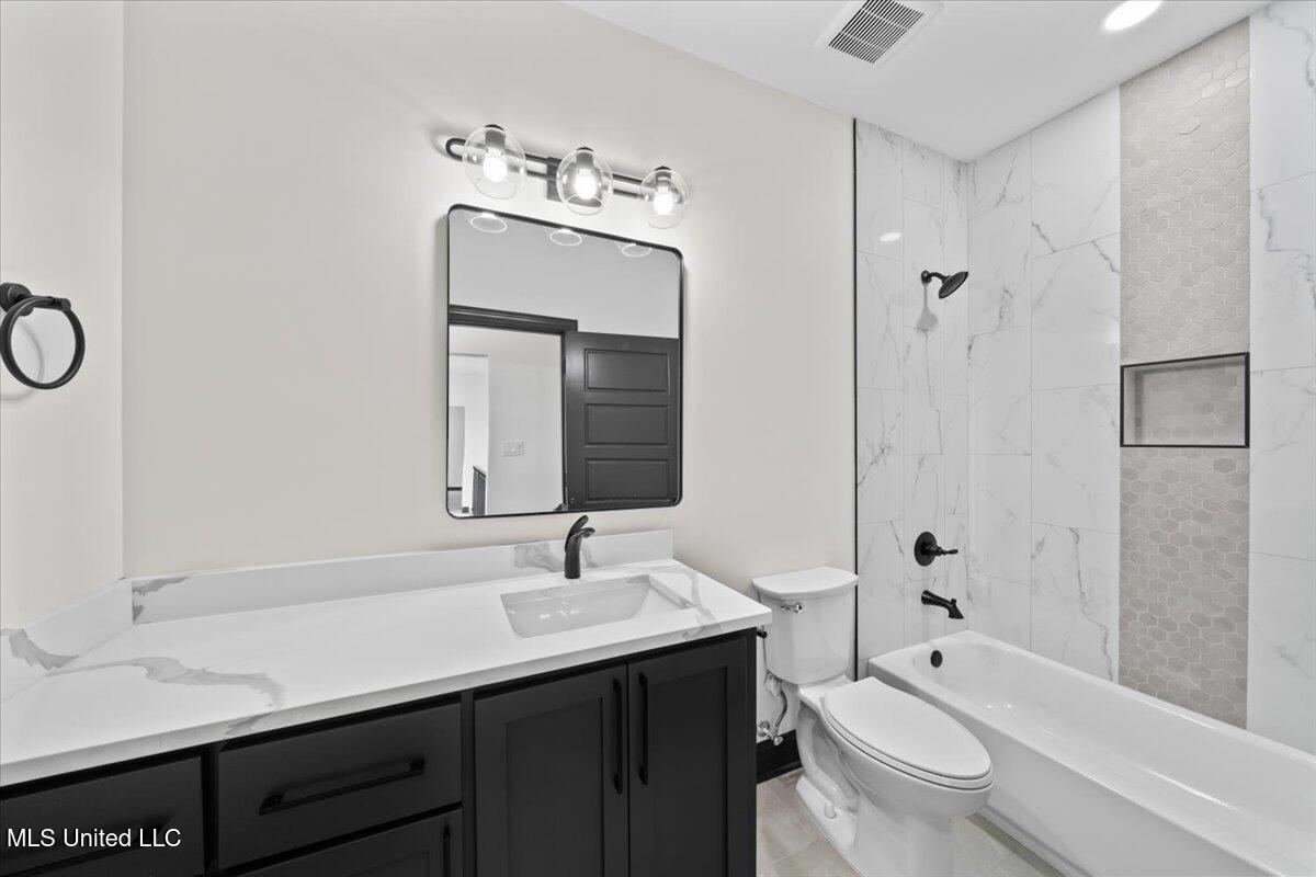 1474 Tributary Drive Hernando, MS 38632 - Photo 39 of 48 Bath 3 up