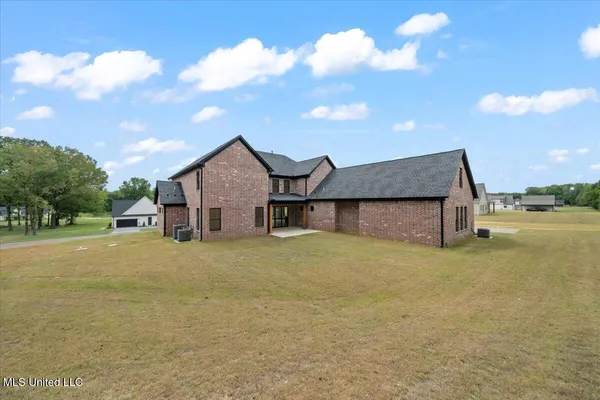 $709,900 | 1474 Tributary Drive, Hernando, MS 38632