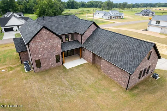 $714,900 | 1474 Tributary Drive, Hernando, MS 38632