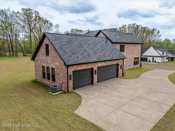 $709,900 | 1474 Tributary Drive, Hernando, MS 38632