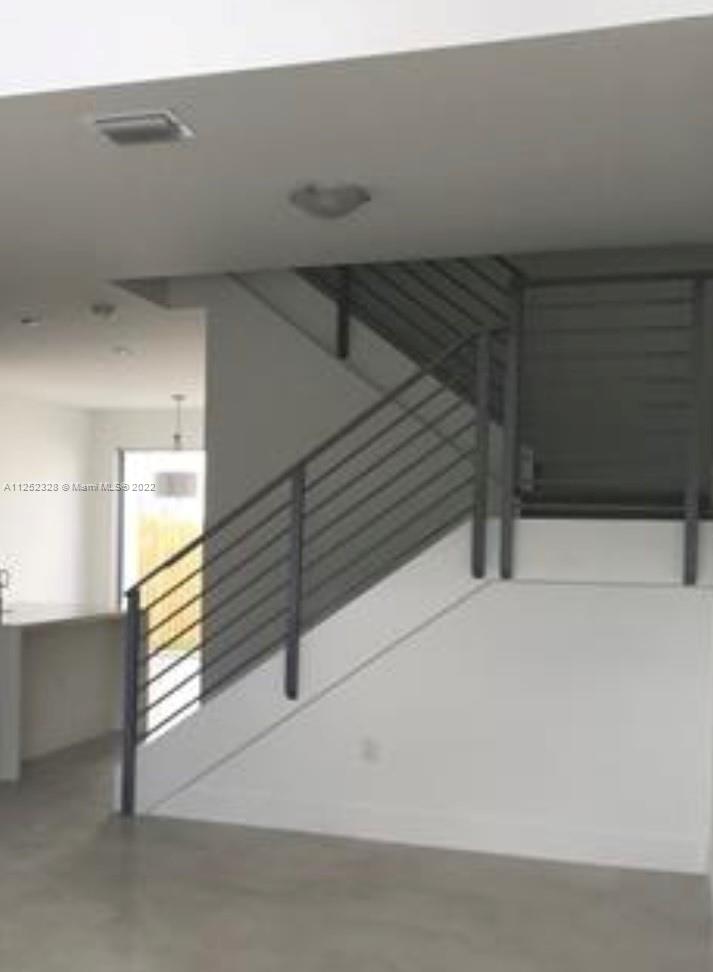 7261 Northwest 103rd Path Doral, FL 33178 - Photo 3 of 10