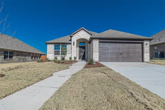 $2,295 | 422 Oleander Drive, Royse City, TX 75189