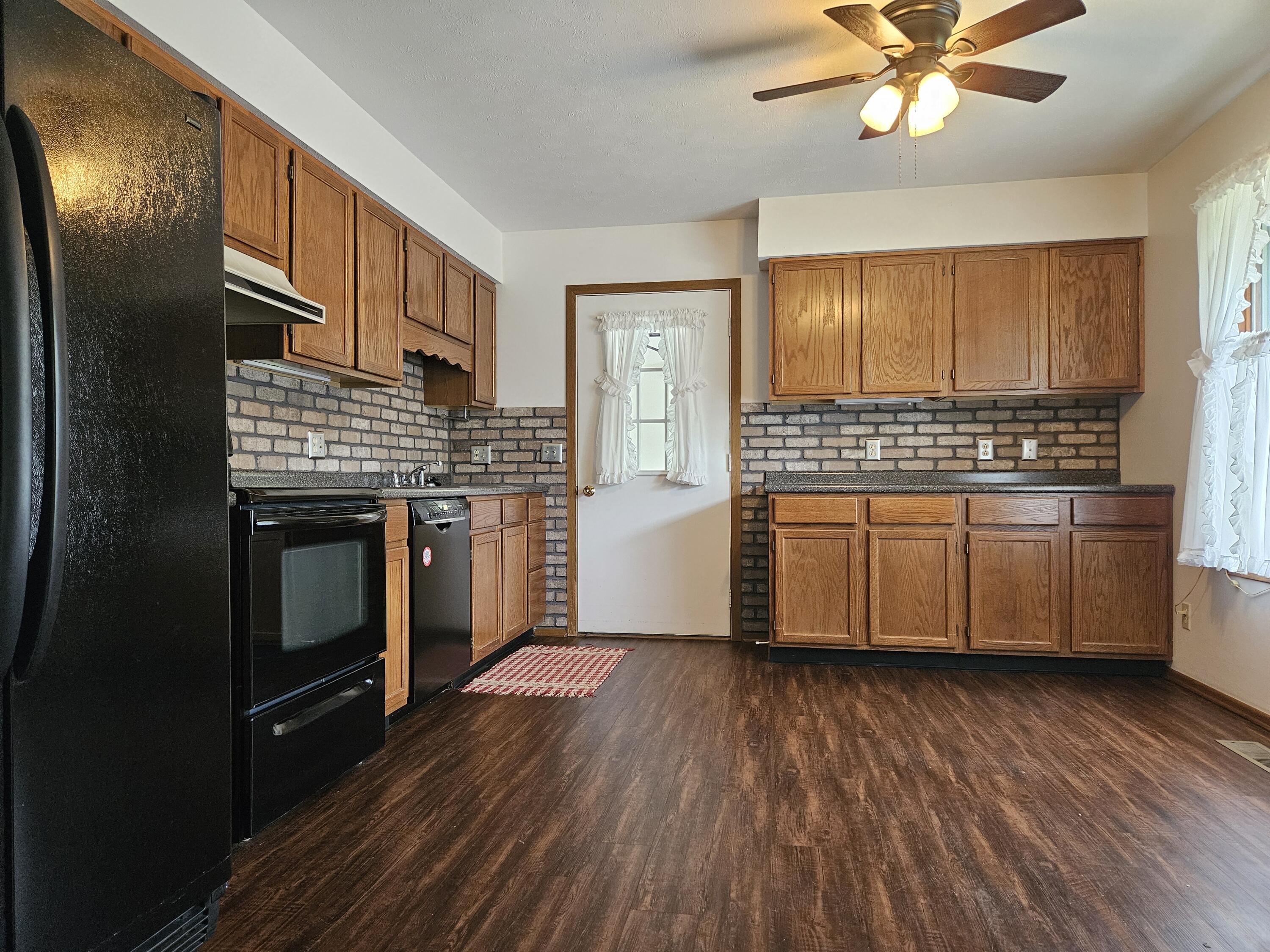 1141 Brixton Drive West Springfield, OH 45503 - Photo 4 of 17