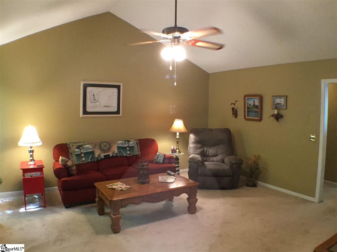303 Hunters Hill Road Simpsonville, SC 29680 - Photo 13 of 36 Vaulter Ceilings