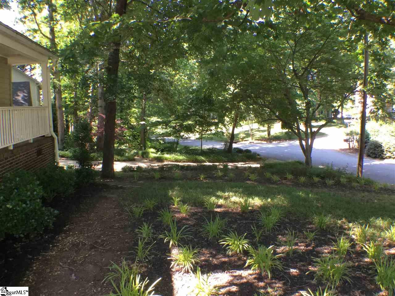 303 Hunters Hill Road Simpsonville, SC 29680 - Photo 3 of 36 Gallery Image 3