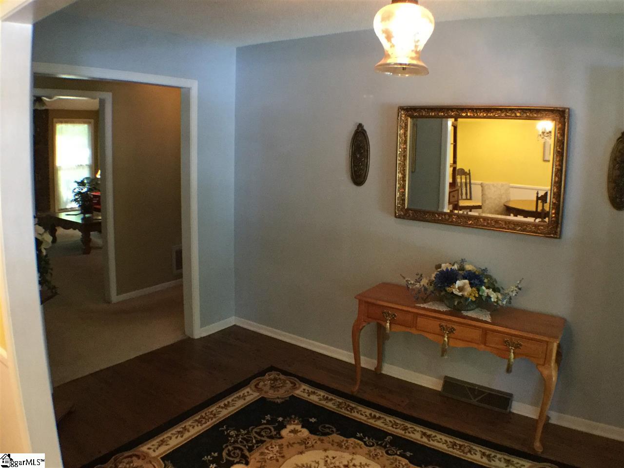 303 Hunters Hill Road Simpsonville, SC 29680 - Photo 6 of 36 Gallery Image 6