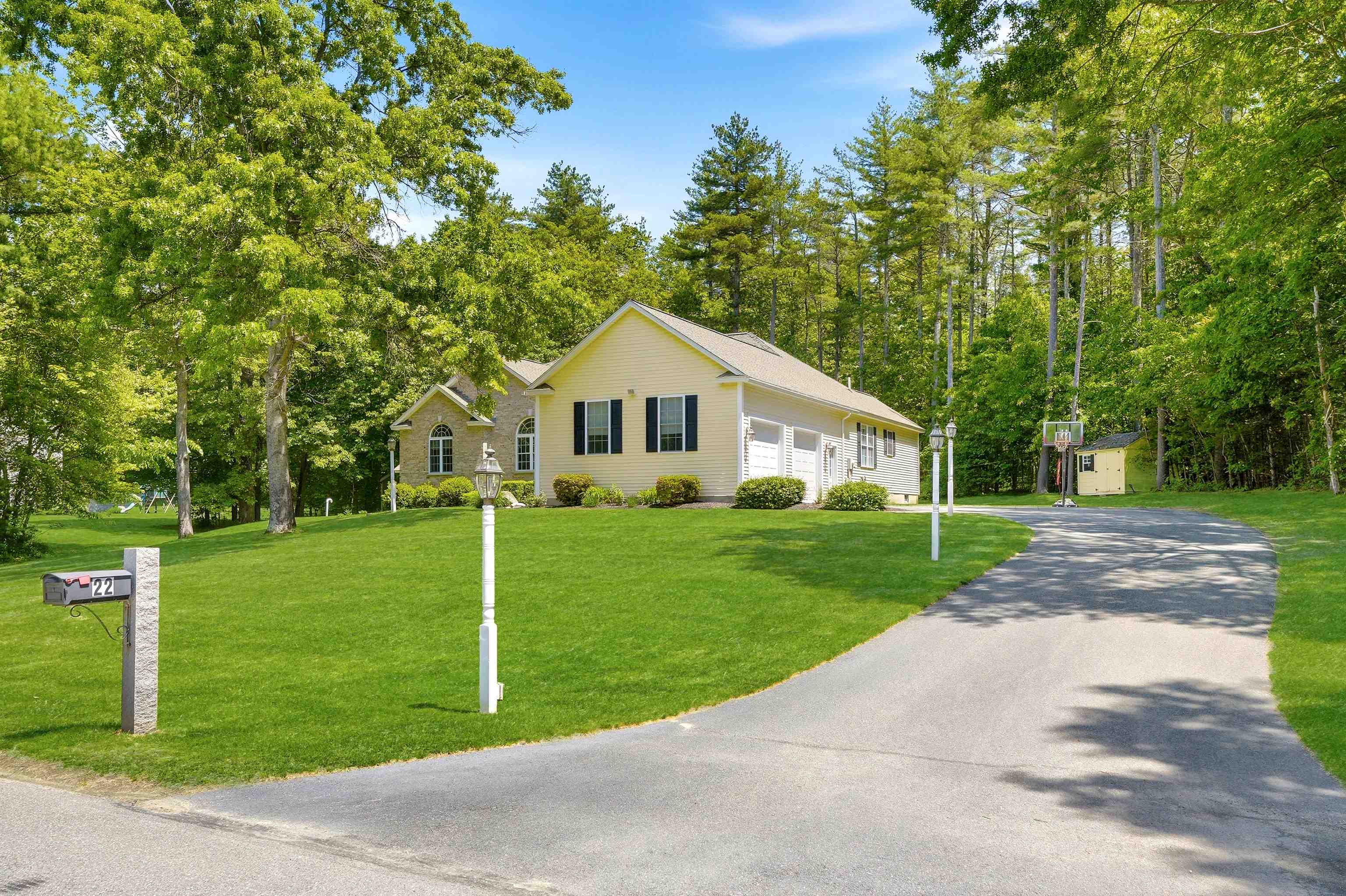 22 May Lane Pelham, NH 03076 - Photo 4 of 53 Gallery Image 4