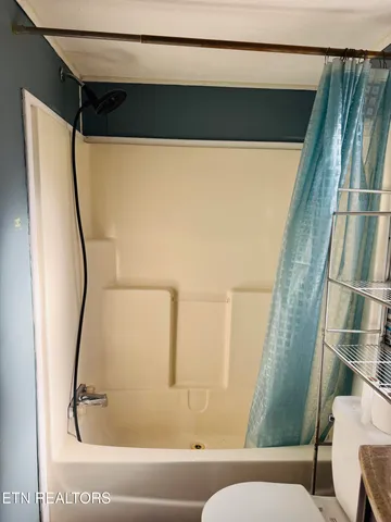 $270,000 | 253 Little Johnson Valley Road, Kingston, TN 37763