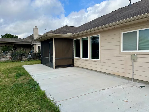 $2,000 | 9311 East Lakeside Drive, Magnolia, TX 77354