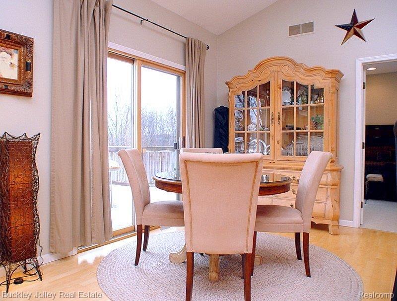 2380 Corlett Road Brighton, MI 48114 - Photo 5 of 21 Dining Area