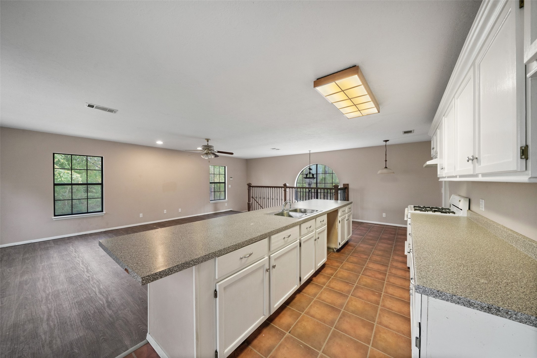 10331 Happy Trail Conroe, TX 77384 - Photo 22 of 42 Gallery Image 22