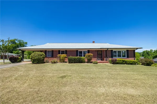 $330,000 | 601 East South 6th Street, Seneca, SC 29678