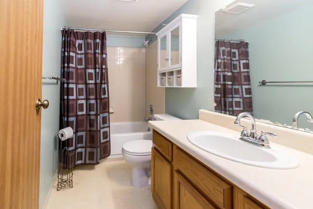 $174,990 | 61137 Greenwood Drive, South Lyon, MI 48178