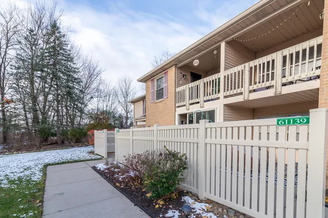 $174,990 | 61137 Greenwood Drive, South Lyon, MI 48178