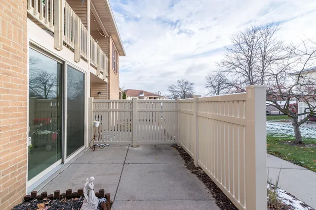 $174,990 | 61137 Greenwood Drive, South Lyon, MI 48178