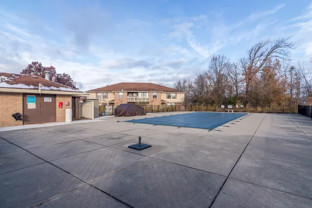 $174,990 | 61137 Greenwood Drive, South Lyon, MI 48178