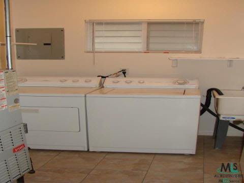 7516 Anna Warren, MI 48092 - Photo 7 of 12 182838-6.JPG
