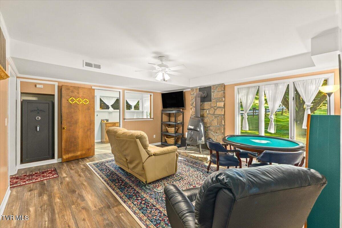 305 Pleasley Road Kingsport, TN 37660 - Photo 71 of 89 67-128A9013