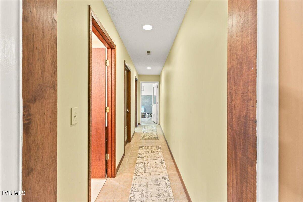305 Pleasley Road Kingsport, TN 37660 - Photo 74 of 89 70-128A9025