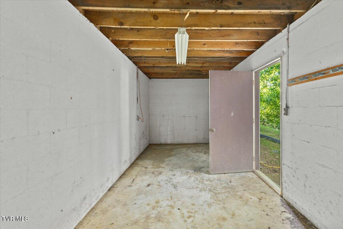 305 Pleasley Road Kingsport, TN 37660 - Photo 84 of 89 85-128A9075
