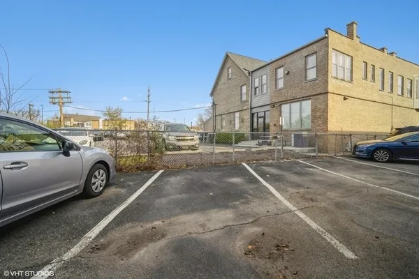 $1,900 | 1337 1st Street, Unit 1337, Northbrook, IL 60062