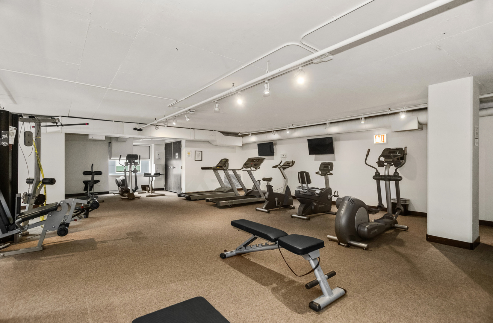 950 West Monroe Street, Unit 401 Chicago, IL 60607 - Photo 24 of 27 Gallery Image 24