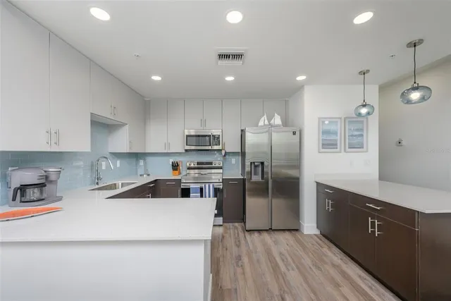 $3,900 | 1703 North Tamiami Trail, Unit 205, Sarasota, FL 34236