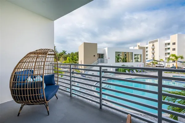 $3,900 | 1703 North Tamiami Trail, Unit 205, Sarasota, FL 34236