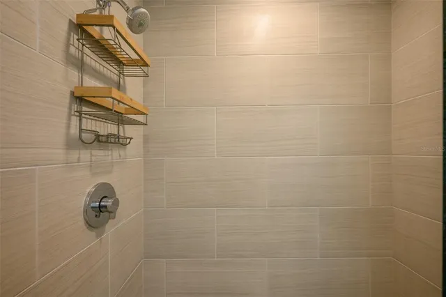 $3,900 | 1703 North Tamiami Trail, Unit 205, Sarasota, FL 34236