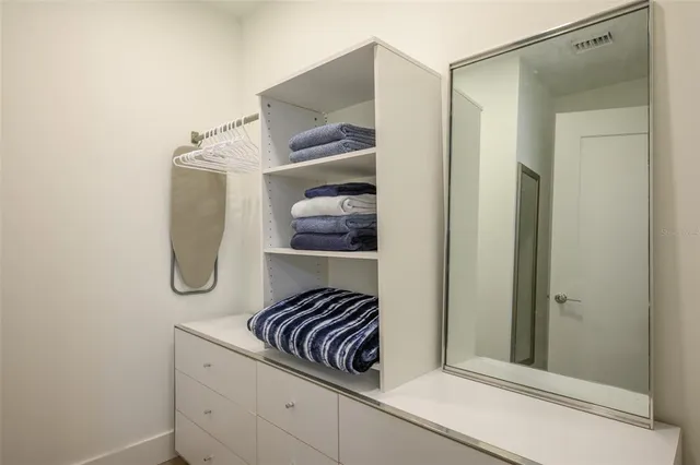 $3,900 | 1703 North Tamiami Trail, Unit 205, Sarasota, FL 34236