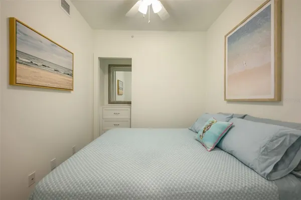 $3,900 | 1703 North Tamiami Trail, Unit 205, Sarasota, FL 34236