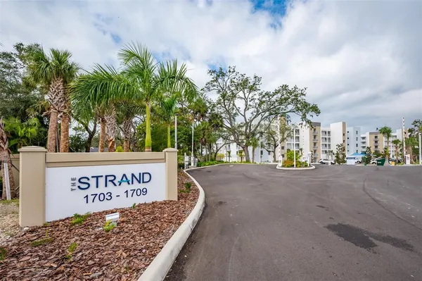 $3,900 | 1703 North Tamiami Trail, Unit 205, Sarasota, FL 34236