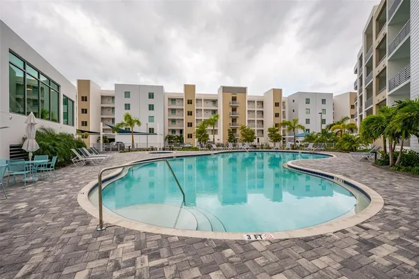 $3,900 | 1703 North Tamiami Trail, Unit 205, Sarasota, FL 34236
