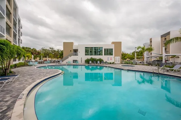 $3,900 | 1703 North Tamiami Trail, Unit 205, Sarasota, FL 34236