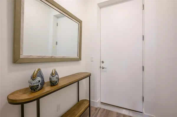 $3,900 | 1703 North Tamiami Trail, Unit 205, Sarasota, FL 34236