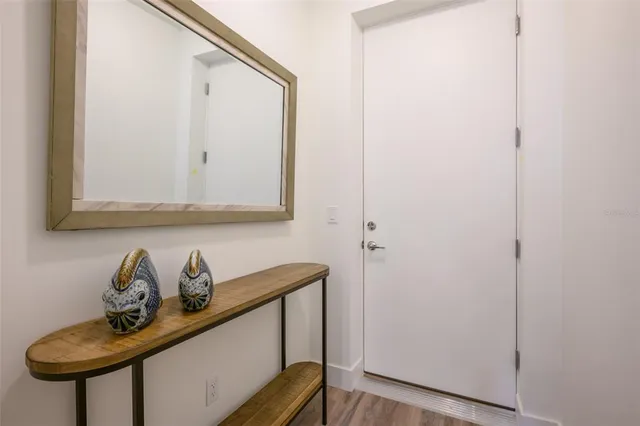 $3,900 | 1703 North Tamiami Trail, Unit 205, Sarasota, FL 34236