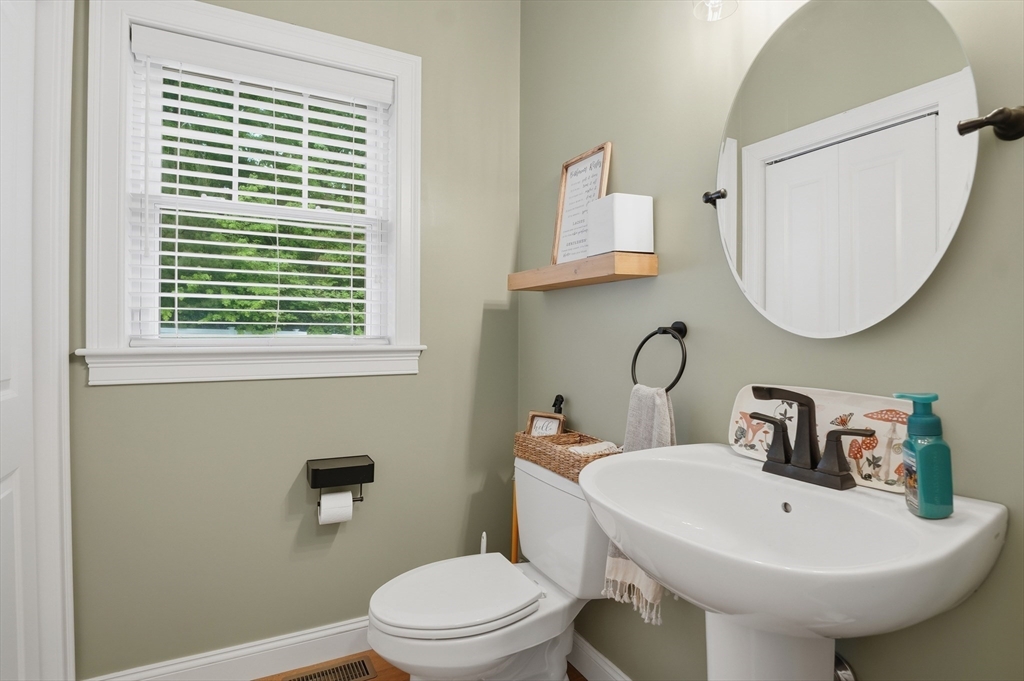 2 Klondike Road Grafton, MA 01560 - Photo 30 of 41