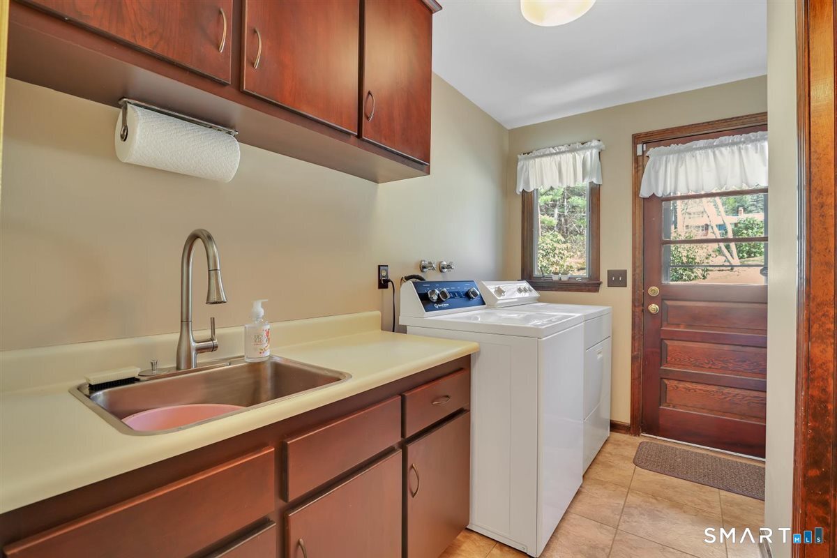 179 Blue Ridge Drive Manchester, CT 06040 - Photo 15 of 31