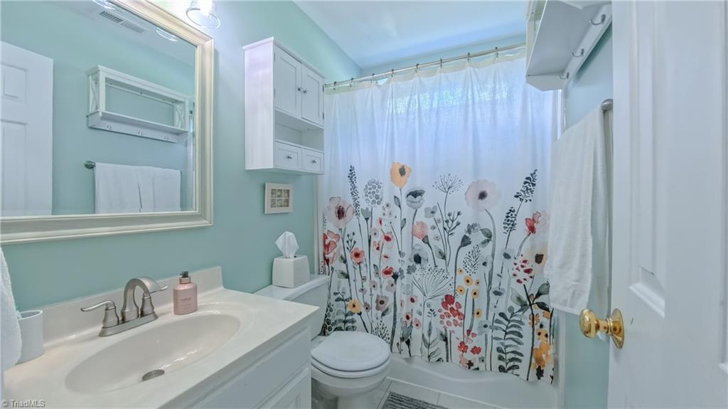 3693 Shadow Ridge Drive High Point, NC 27265 - Photo 27 of 46 Gallery Image 27