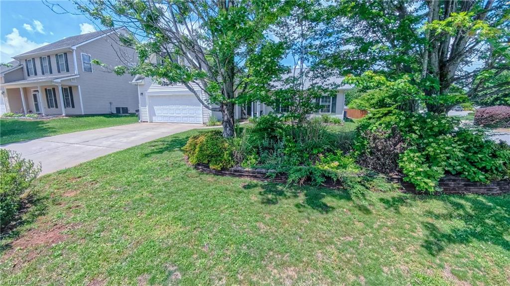 3693 Shadow Ridge Drive High Point, NC 27265 - Photo 3 of 46 Gallery Image 3