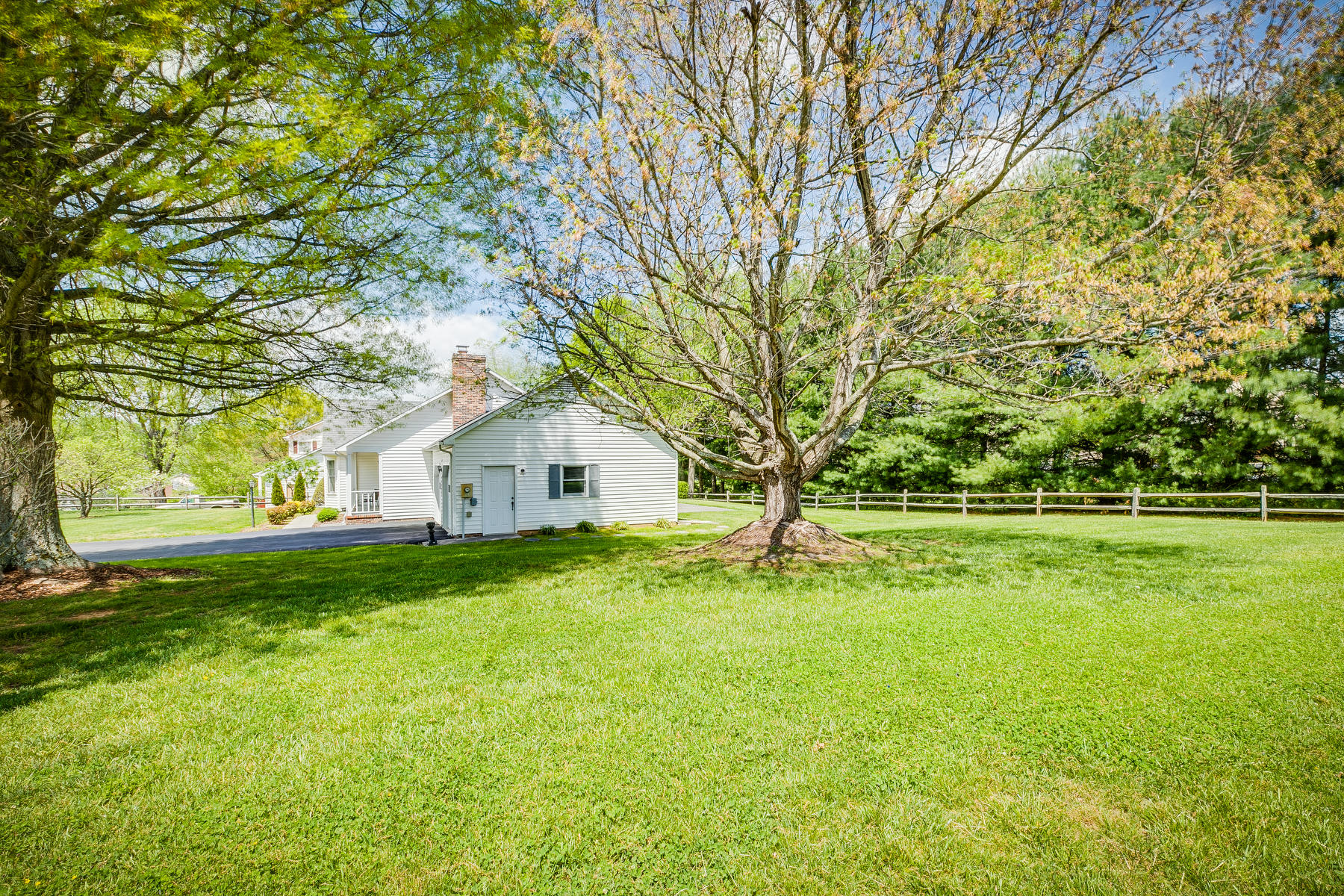 1301 Lone Oak Road Johnson City, TN 37604 - Photo 32 of 37 032