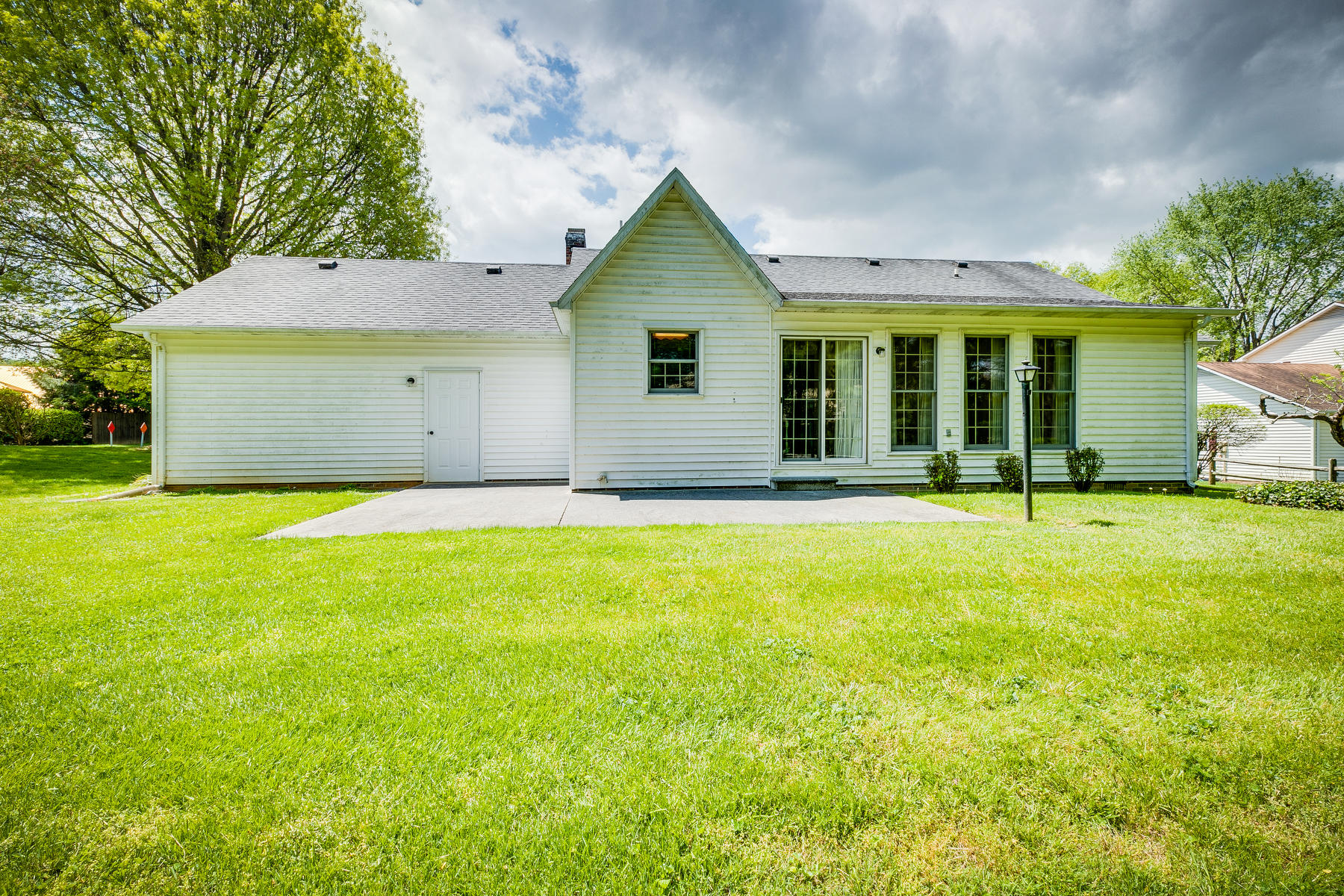 1301 Lone Oak Road Johnson City, TN 37604 - Photo 35 of 37 035