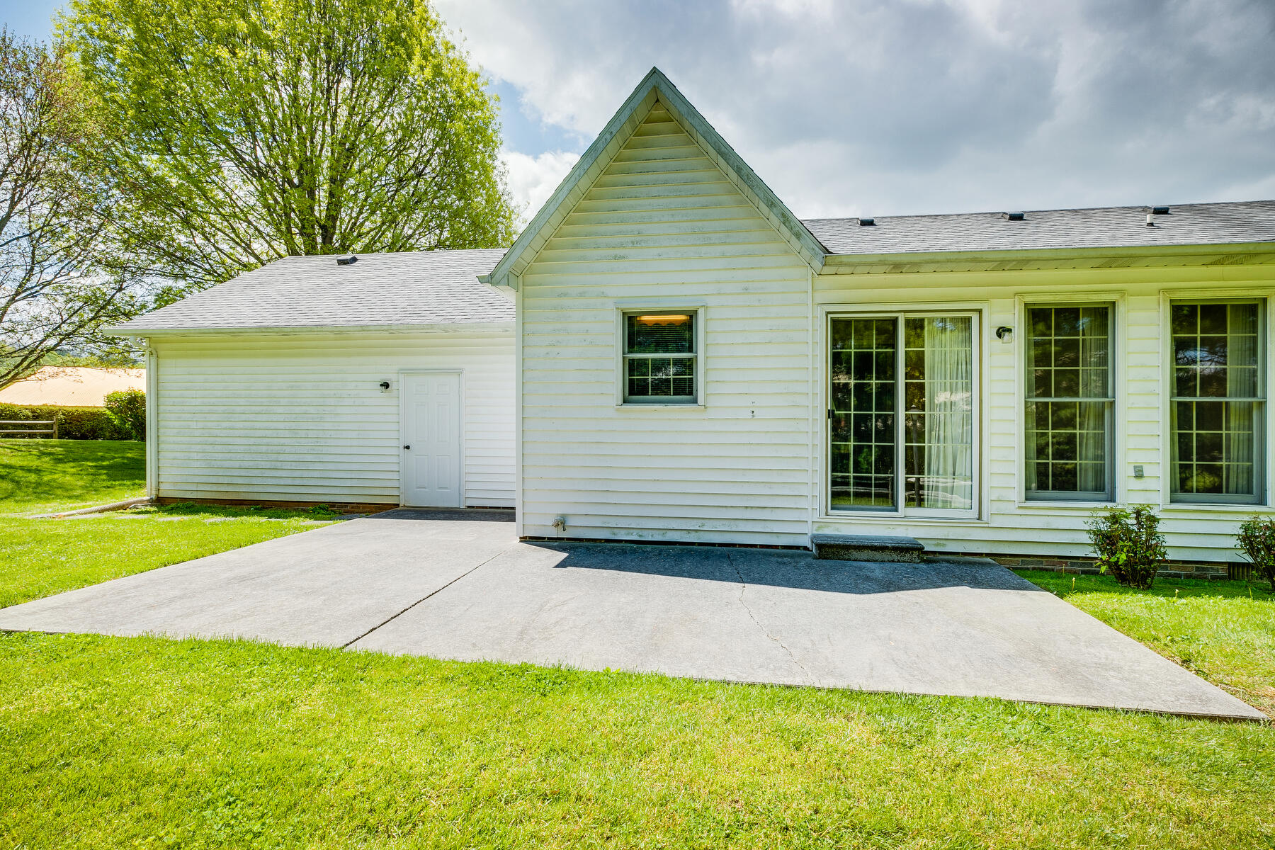 1301 Lone Oak Road Johnson City, TN 37604 - Photo 37 of 37 037