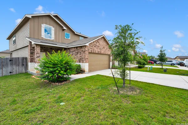 $1,975 | 10404 Howgate, San Antonio, TX 78252