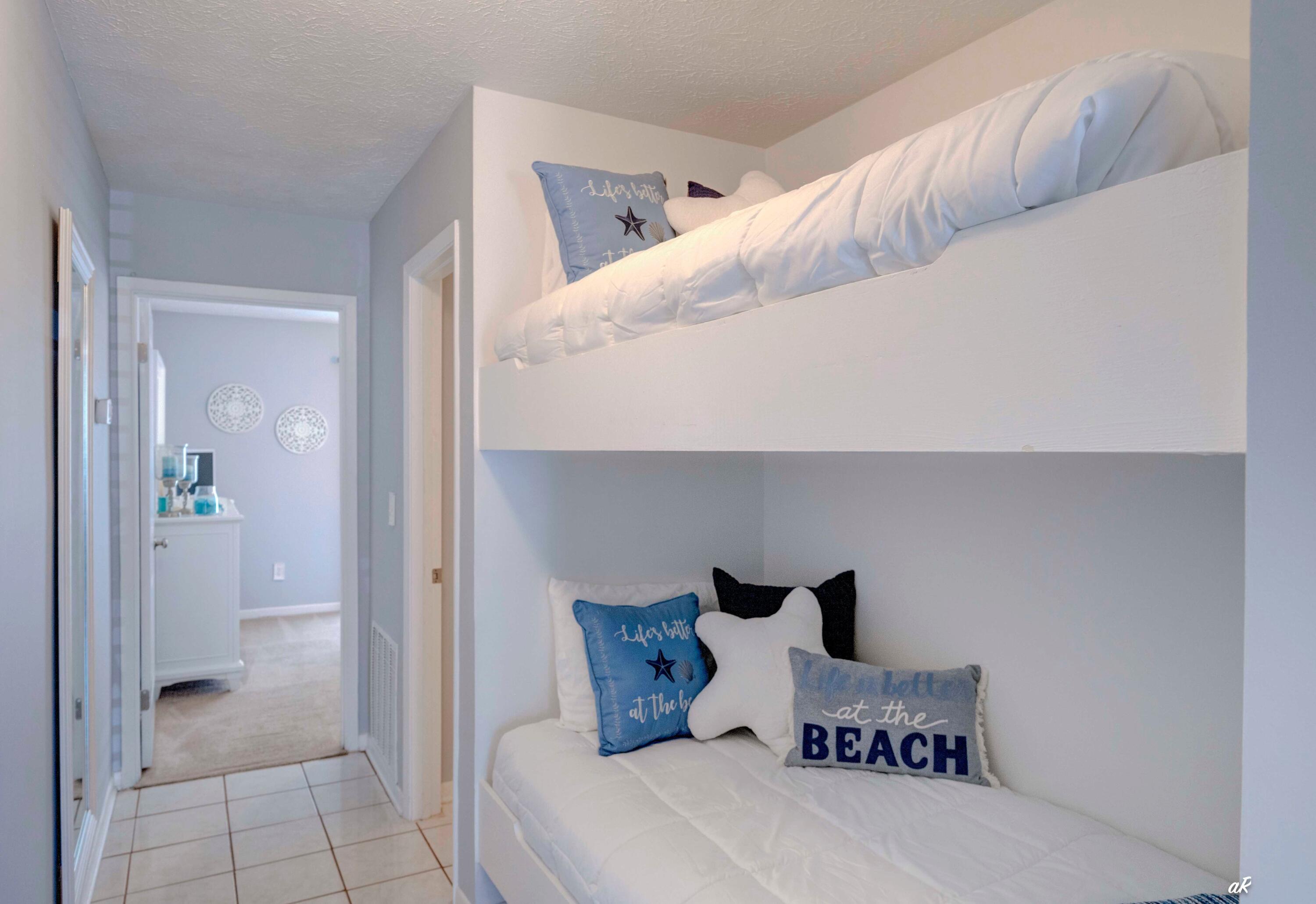17670 Front Beach Road, Unit D1 Panama City Beach, FL 32413 - Photo 11 of 22 Bunk Room
