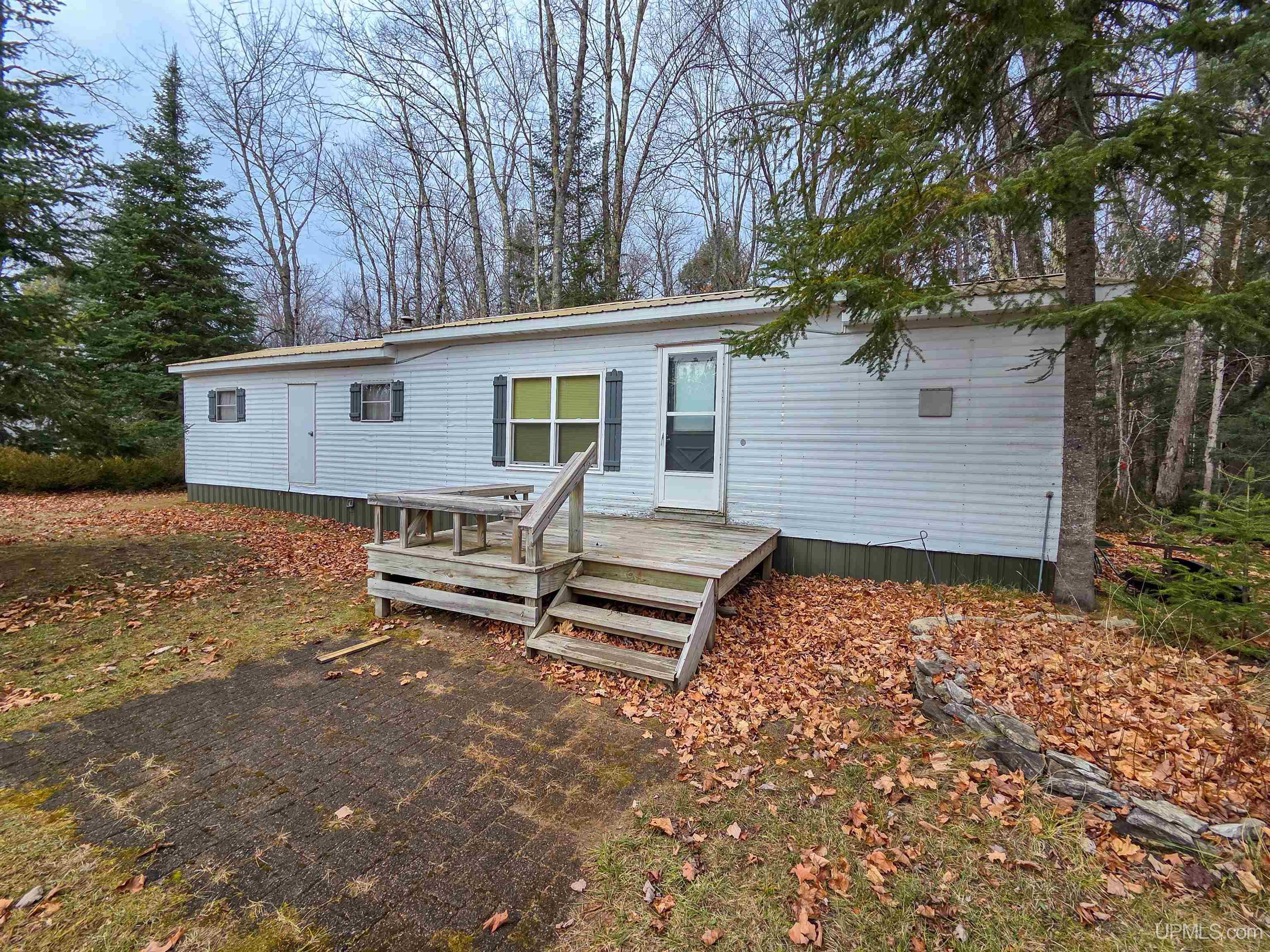 9970 Graves Road Manistique, MI 49854 - Photo 4 of 29 Gallery Image 4
