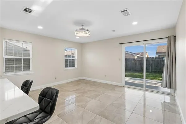 $289,900 | 3725 Dulaney Drive, Harvey, LA 70058