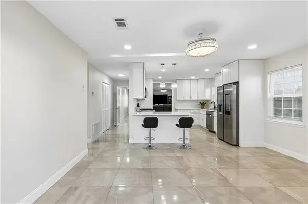 $289,900 | 3725 Dulaney Drive, Harvey, LA 70058